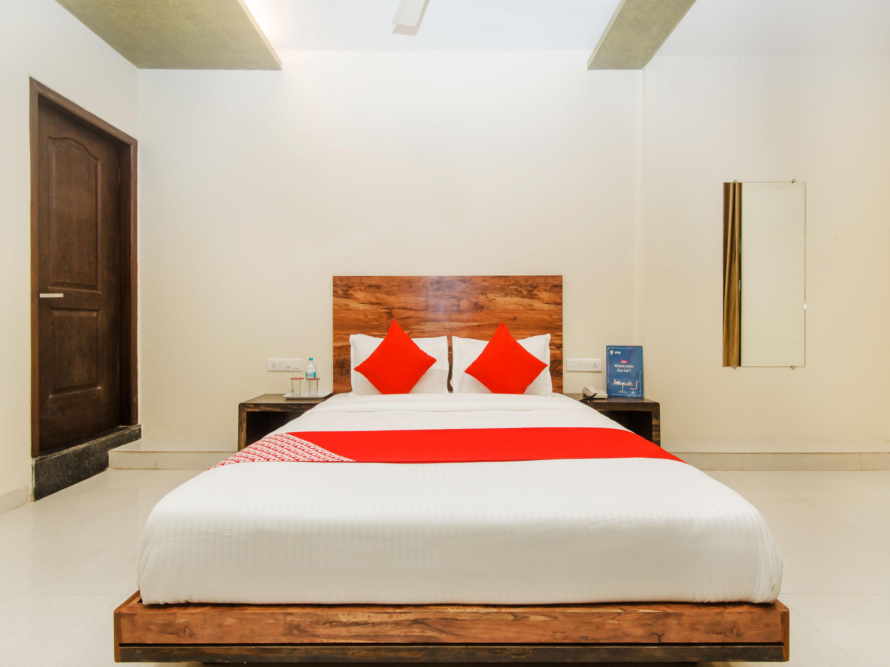 Hotel Sai Comforts Bapane Экстерьер фото