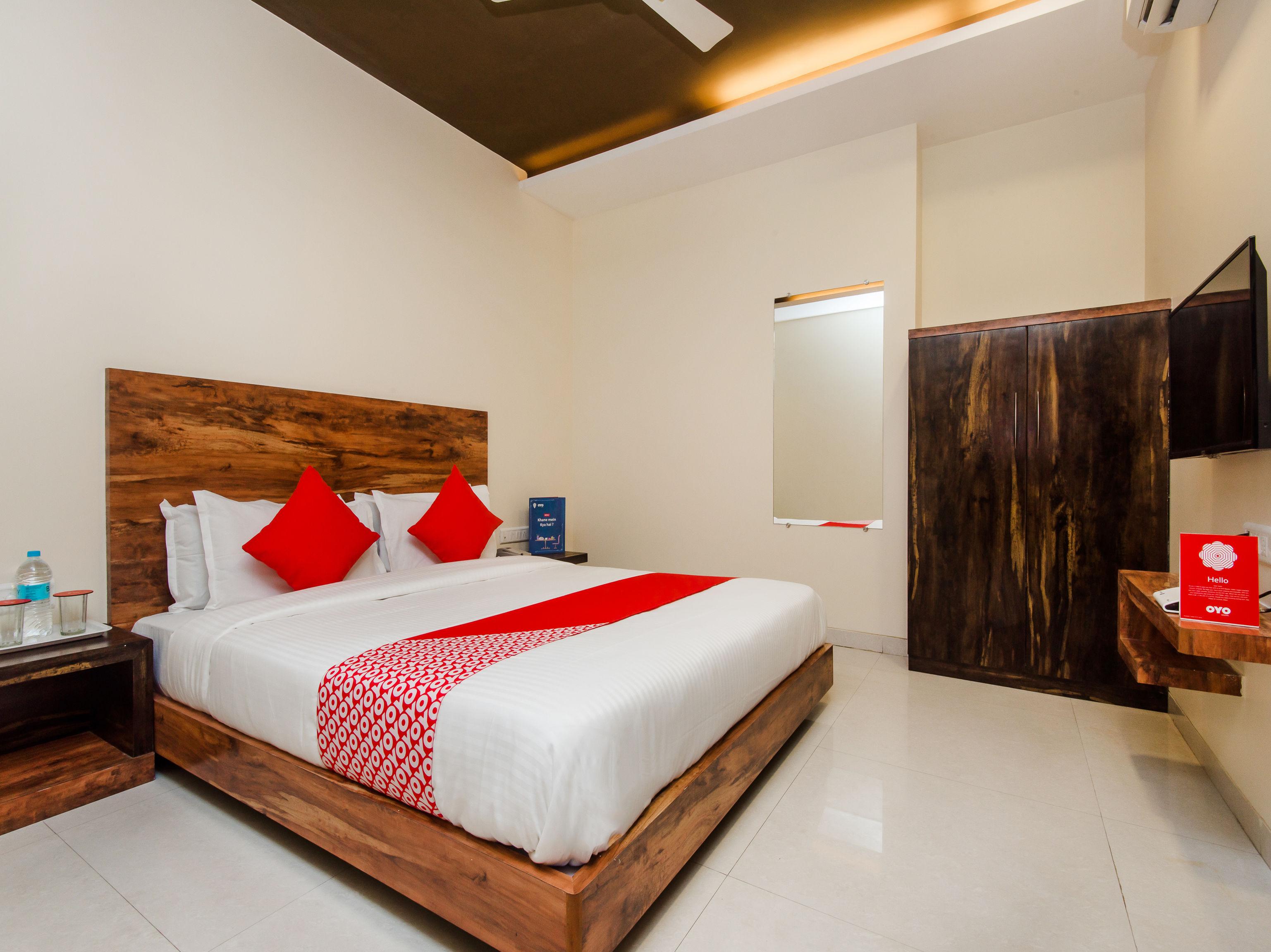 Hotel Sai Comforts Bapane Экстерьер фото