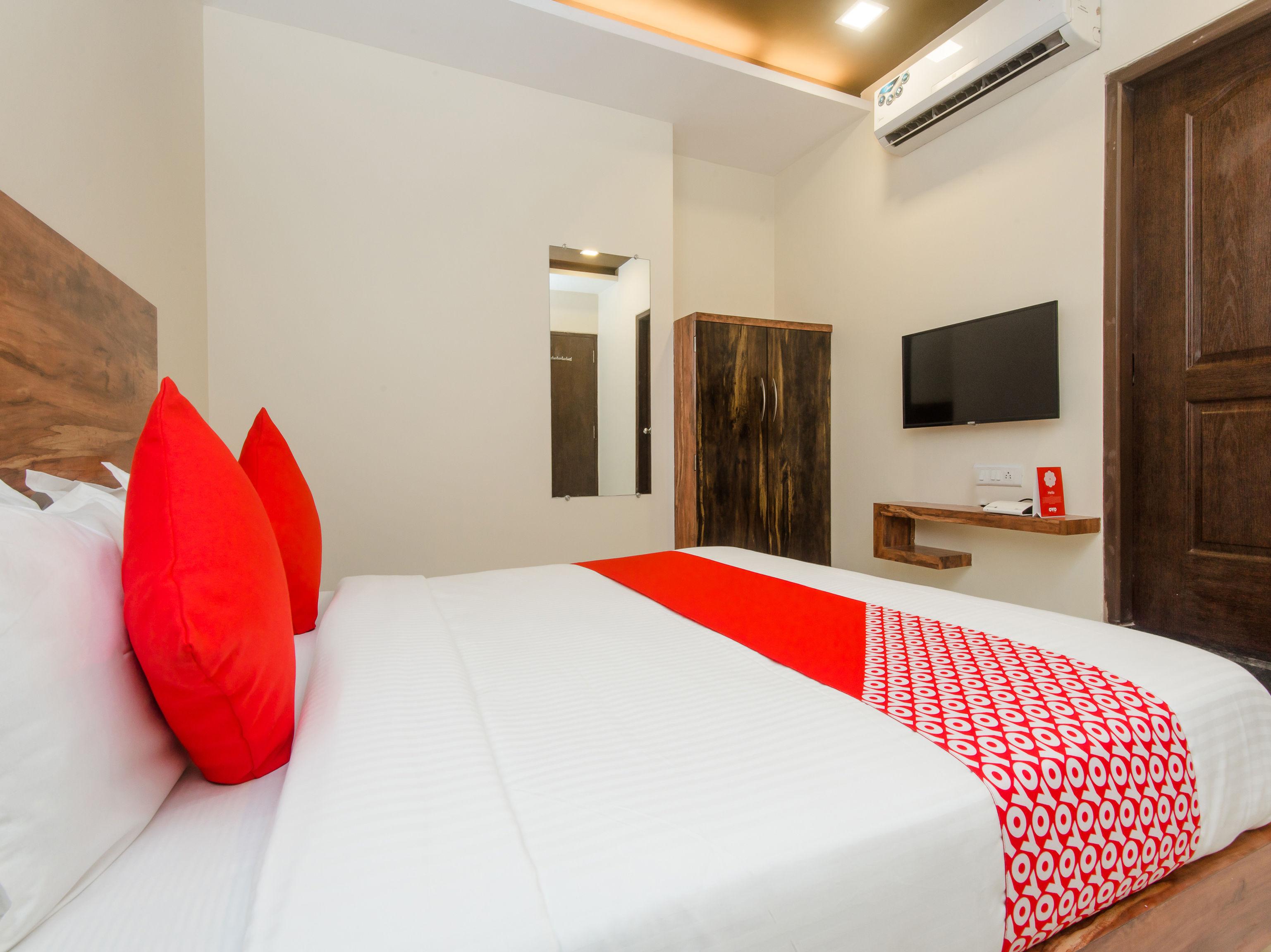 Hotel Sai Comforts Bapane Экстерьер фото