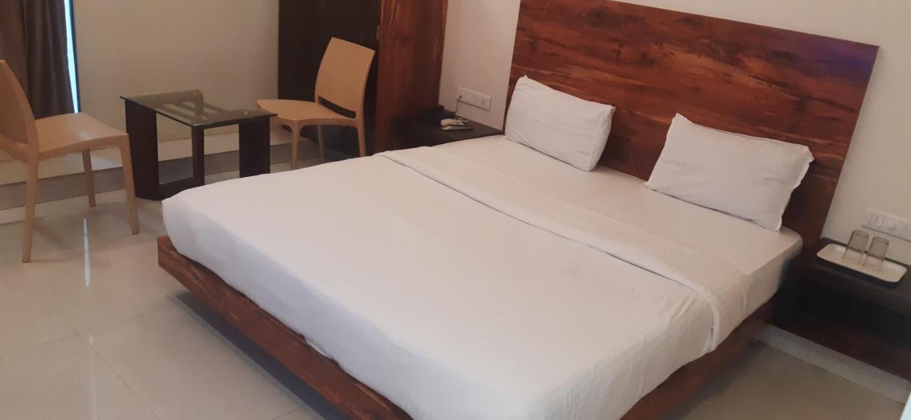 Hotel Sai Comforts Bapane Экстерьер фото