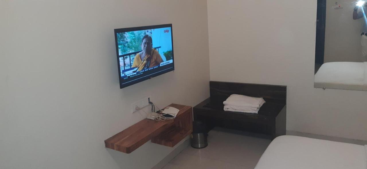 Hotel Sai Comforts Bapane Экстерьер фото