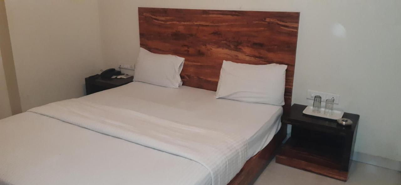 Hotel Sai Comforts Bapane Экстерьер фото