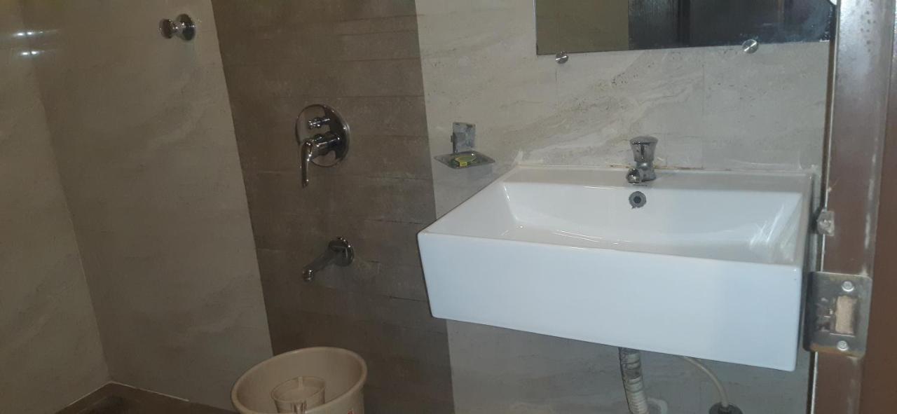 Hotel Sai Comforts Bapane Экстерьер фото
